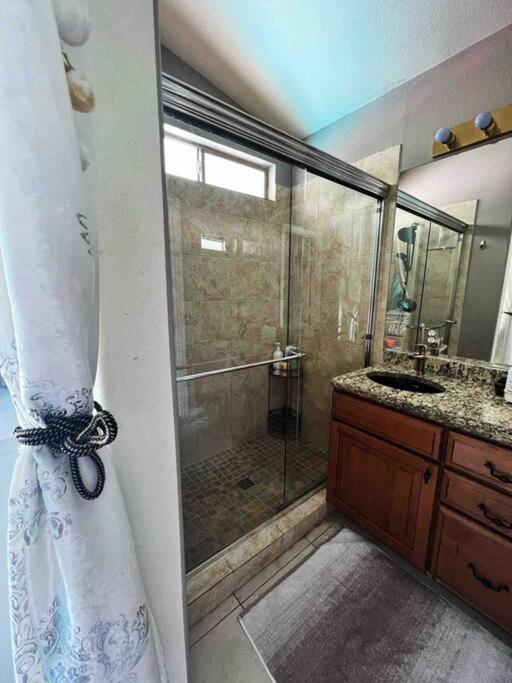 Вилла Amazing Heated Pool And Private Hot Tub 3Br In Heart Of Lv Лас-Вегас Экстерьер фото