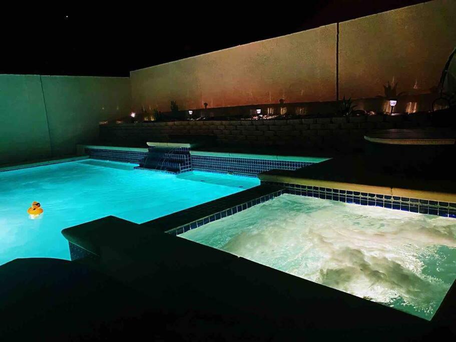 Вилла Amazing Heated Pool And Private Hot Tub 3Br In Heart Of Lv Лас-Вегас Экстерьер фото